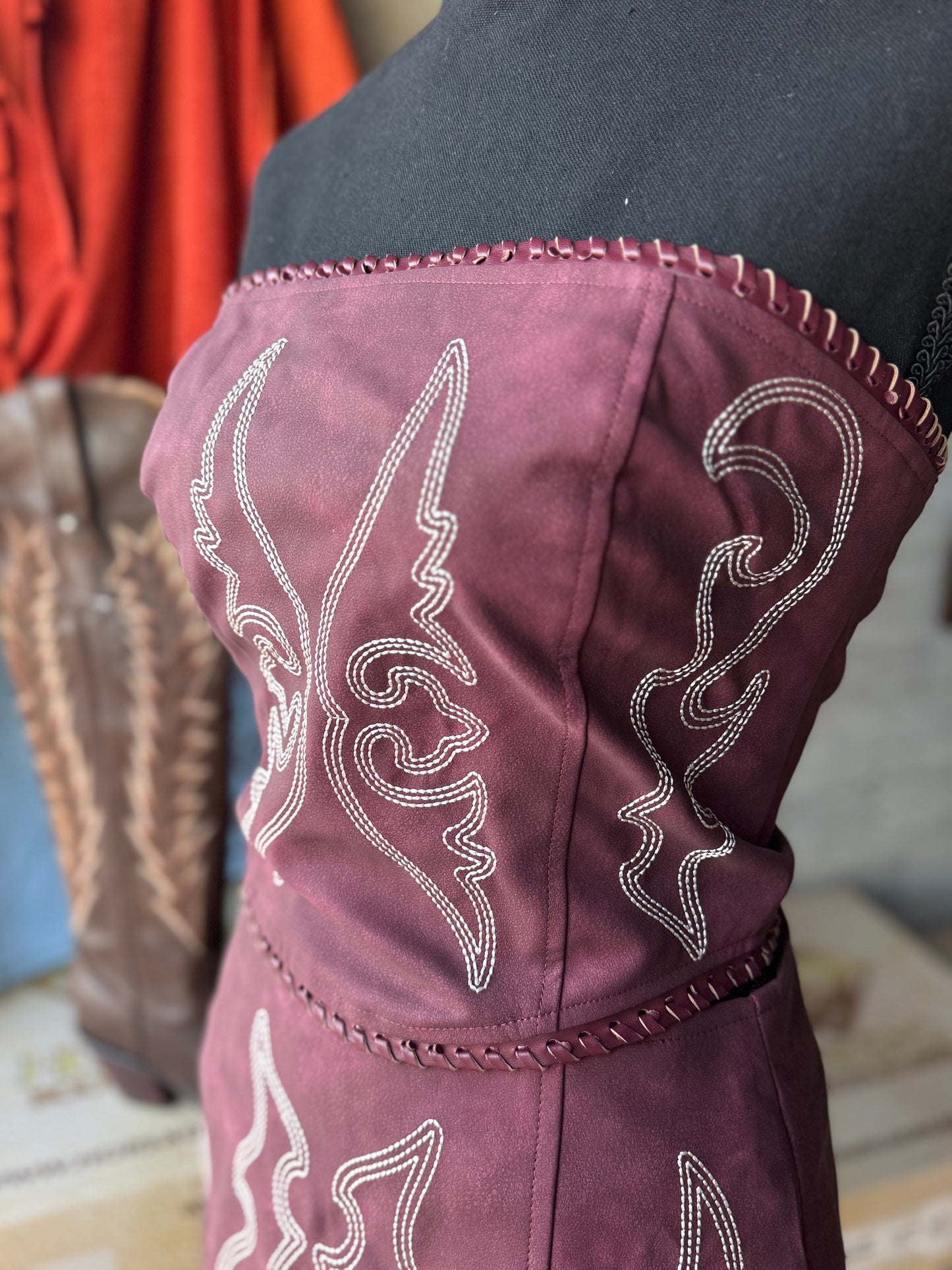 Burgundy Bronc Set